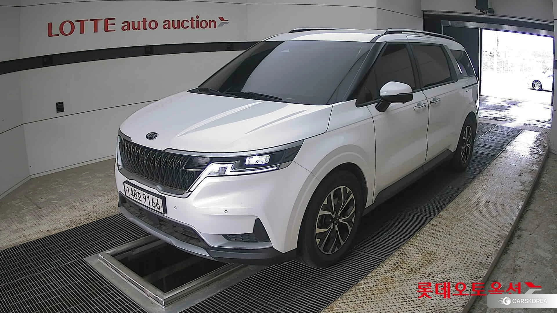 Kia Carnival 2021 Snow White Pearl (optional) из Кореи, фото 5