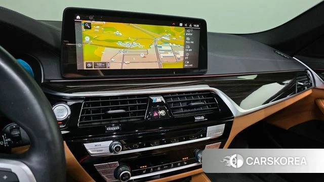 BMW 5 Series (G30) 2022 Белый из Кореи, фото 5