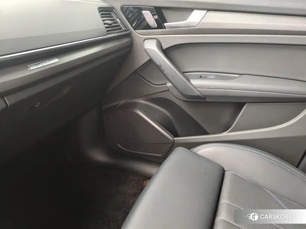 Audi Q5L 2024 Черный из Китая, фото 5
