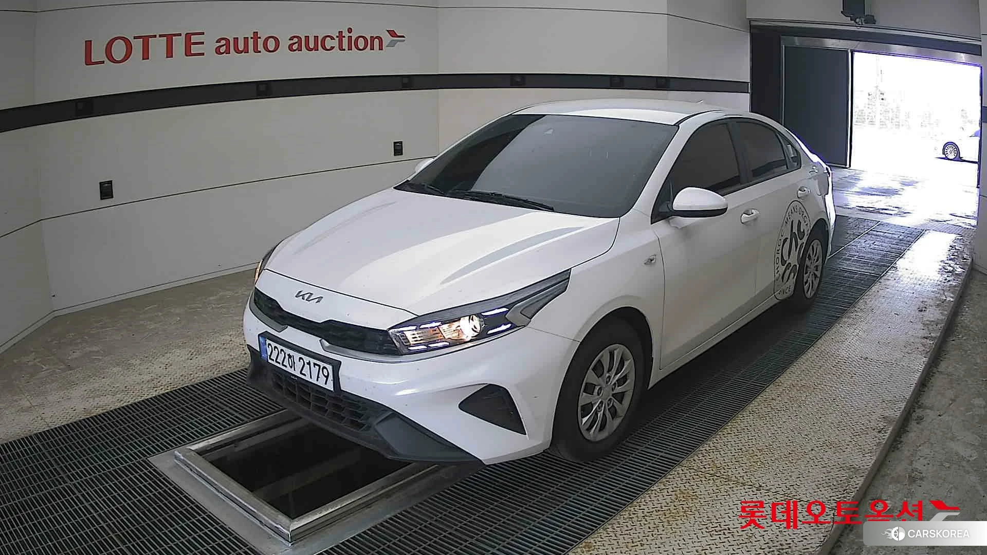 Kia K3 2024 Snow White Pearl из Кореи, фото 5
