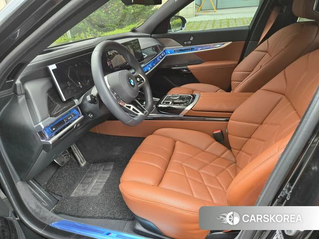 BMW 7 Series (G70) 2025 Черный из Кореи, фото 5