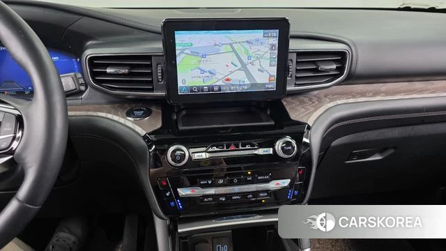 Ford Explorer 6th Generation 2022 Белый из Кореи, фото 5