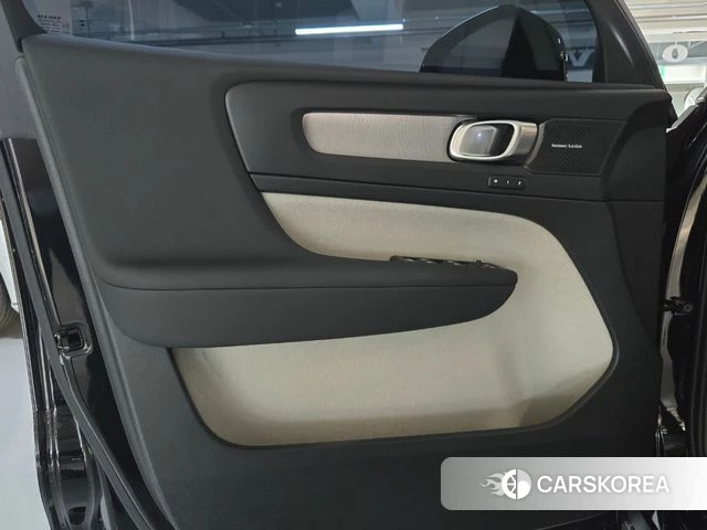 Volvo XC40 id 4704882 из Кореи 5