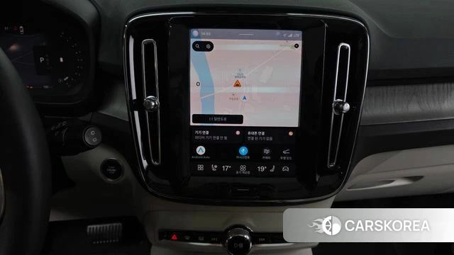 Volvo XC40 2024 Белый из Кореи, фото 5
