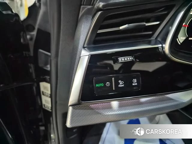 Audi Q8 (4M) 2021 Черный из Кореи, фото 5