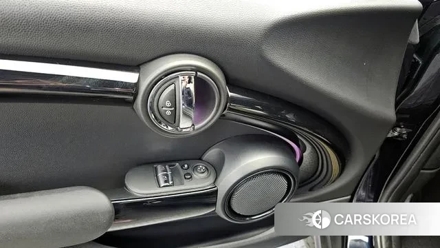 Mini Cooper 2023 Черный из Кореи, фото 5