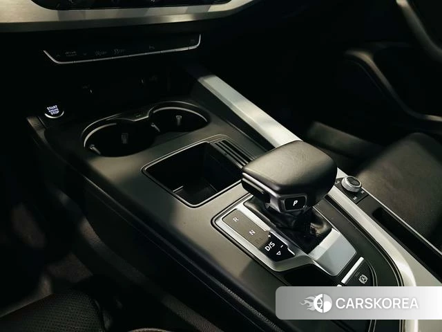 Audi A4L 2022 Темно-серый из Китая, фото 5