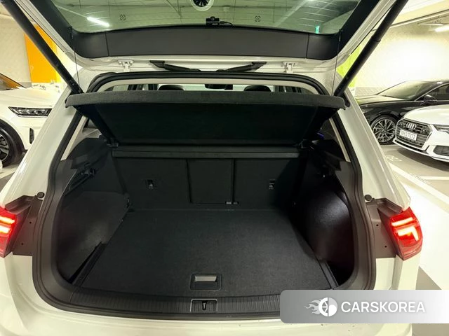 Volkswagen Tiguan second Generation 2022 Белый из Кореи, фото 5