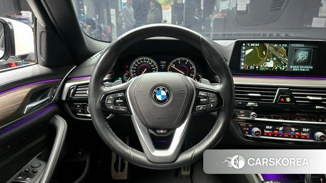 BMW 5 Series (G30) 2018 Белый из Кореи, фото 5