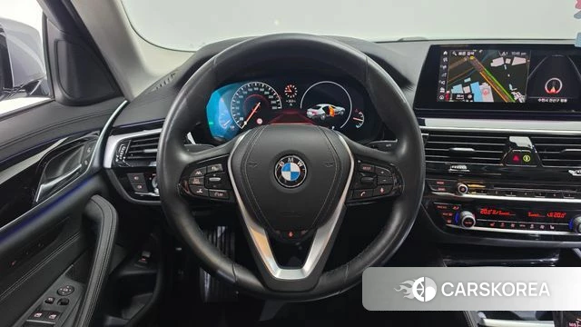 BMW 5 Series (G30) 2019 Серебристо-серый из Кореи, фото 5
