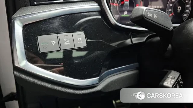 Audi Q3 (F3) 2020 Белый из Кореи, фото 5