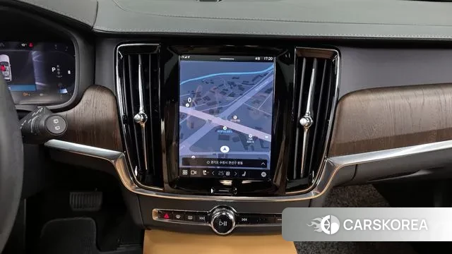 Volvo V90 Cross-Country 2023 Коричневый из Кореи, фото 5