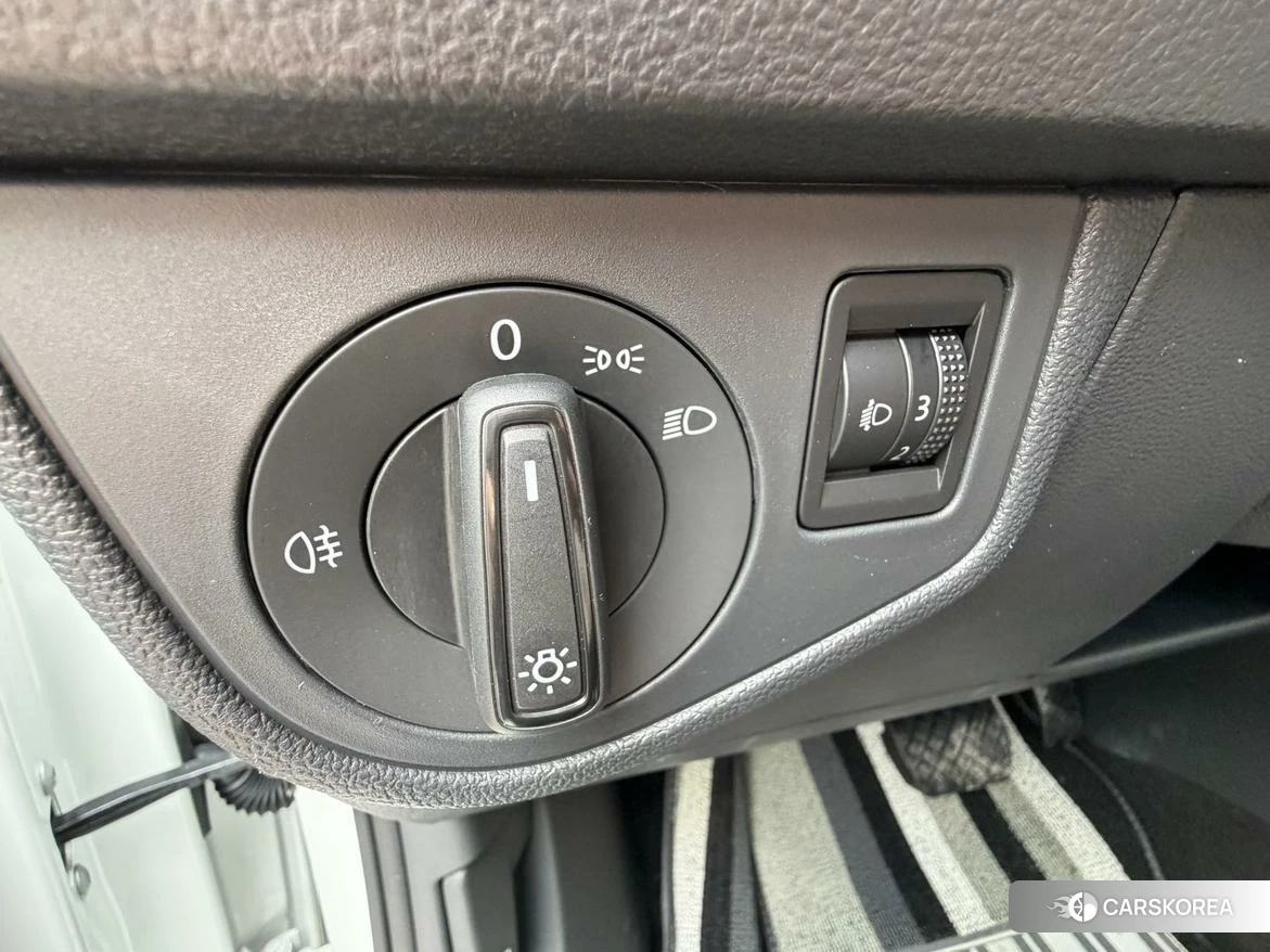 Volkswagen Polo 2023 Белый из Китая, фото 5
