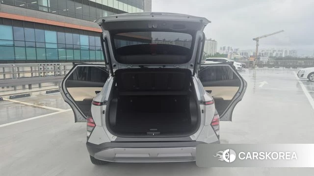 Hyundai Kona (SX2) 2023 Серебристо-серый из Кореи, фото 5