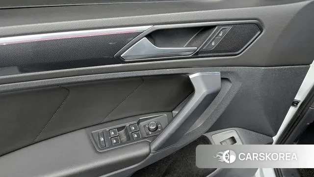 Volkswagen Tiguan second Generation 2022 Белый из Кореи, фото 5