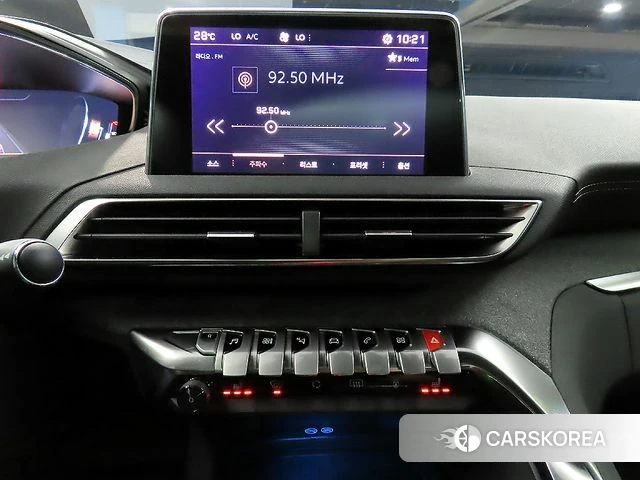 Peugeot 5008 second generation 2019 Белый из Кореи, фото 5