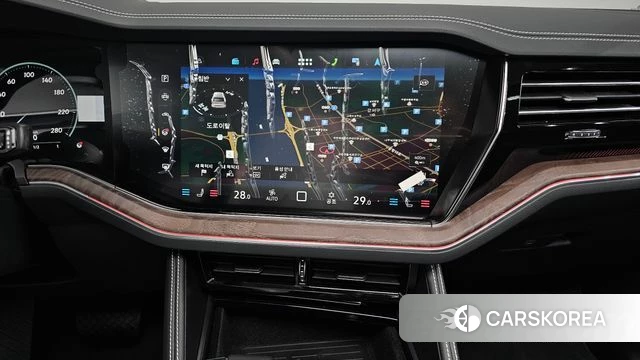 Volkswagen Touareg 3rd generation 2025 Черный из Кореи, фото 5