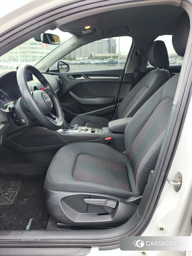 Audi A3 2020 Белый из Китая, фото 5