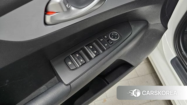 Kia The New K3 2nd generation 2021 Белый из Кореи, фото 5