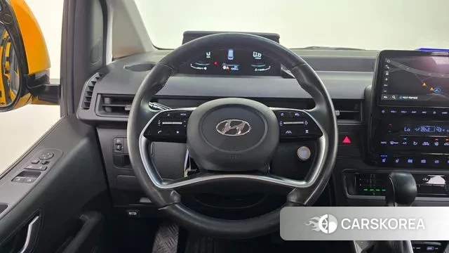 Hyundai Staria 2023 Желтый из Кореи, фото 5