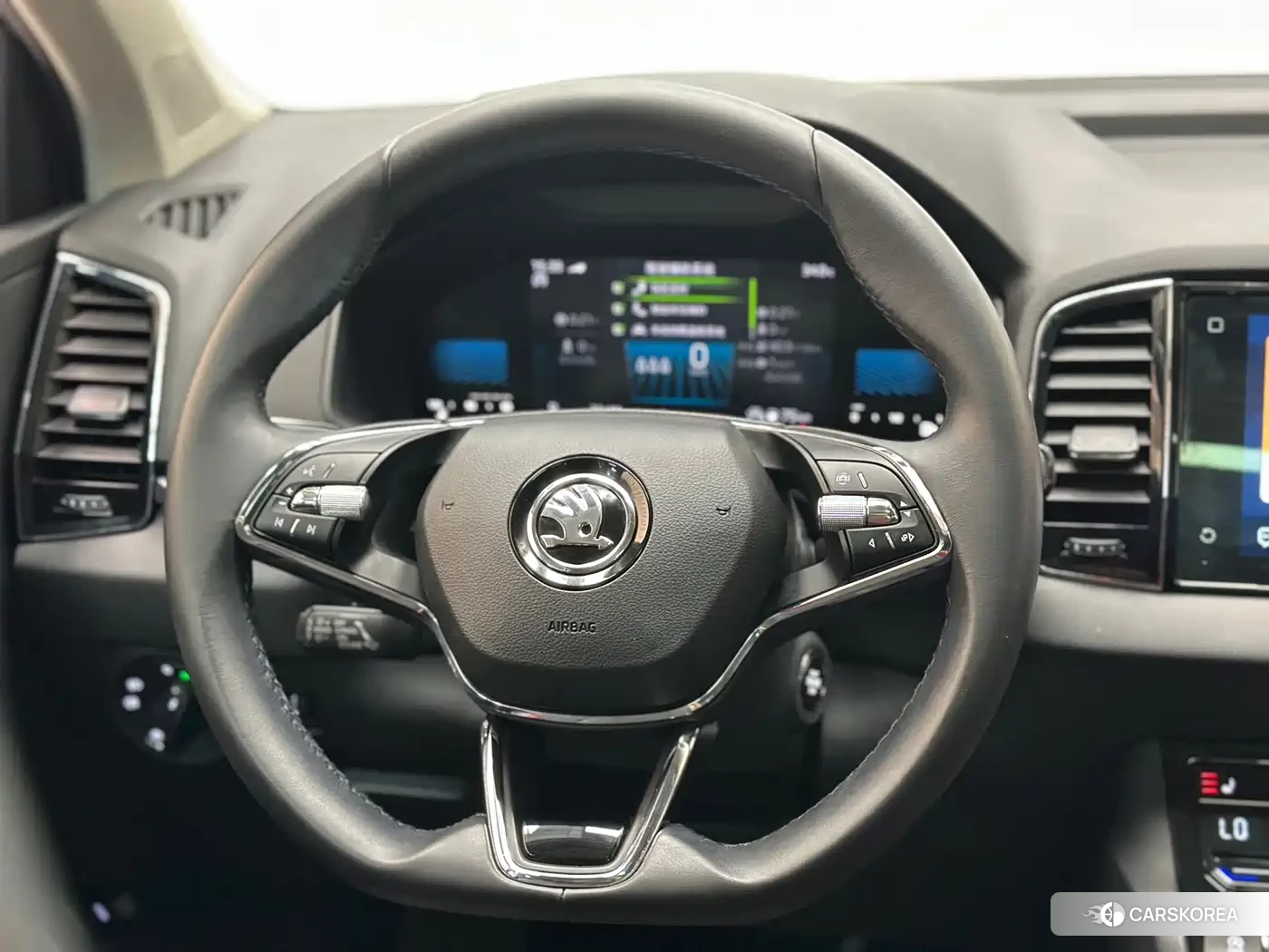 Skoda Karoq 2022 Белый из Китая, фото 5