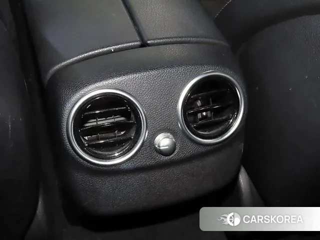 Mercedes-Benz C-Class W205 2019 Красный из Кореи, фото 5