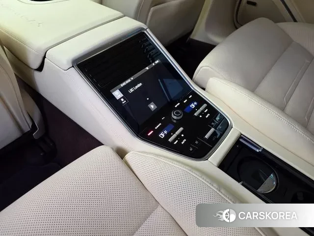 Porsche Panamera (971) 2023 Белый из Кореи, фото 5