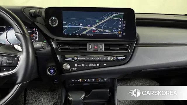 Lexus ES300h 7th generation 2021 Серебряный из Кореи, фото 5