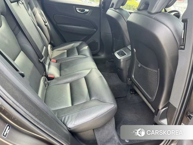 Volvo XC60 2022 Темно-серый из Китая, фото 5