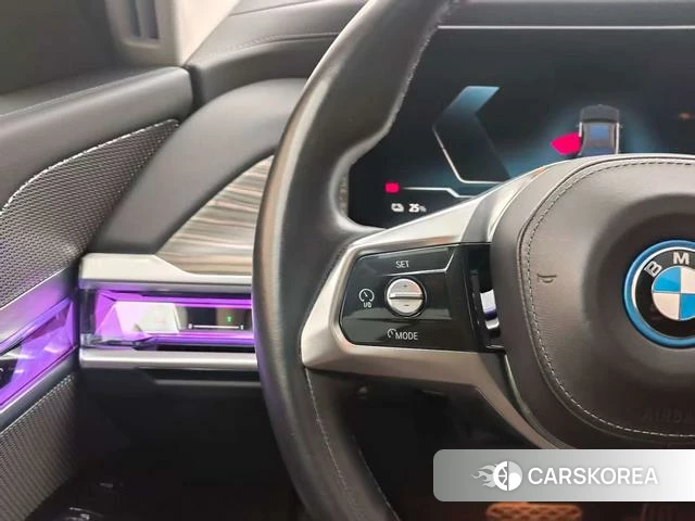 BMW i7 2023 Темно-серый из Китая, фото 5