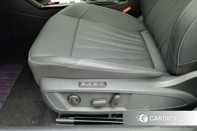 Volkswagen Passat 2025 Черный из Китая, фото 5