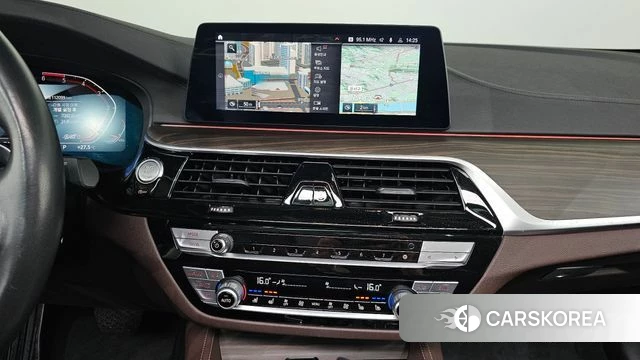 BMW 5 Series (G30) 2020 Белый из Кореи, фото 5