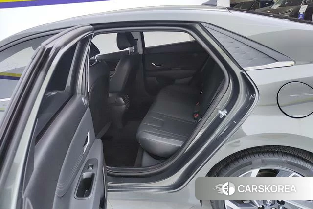 Hyundai Elantra 2024 Темно-серый из Китая, фото 5