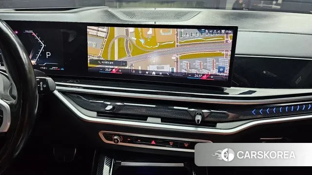 BMW X7 (G07) 2023 Серебристо-серый из Кореи, фото 5