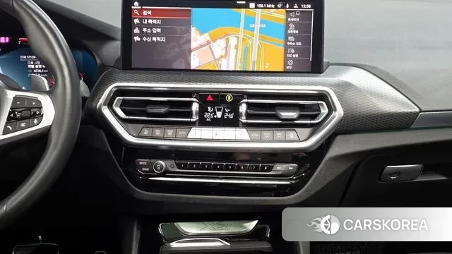 BMW X3 (G01) 2023 Светло-серебряный цвет из Кореи, фото 5