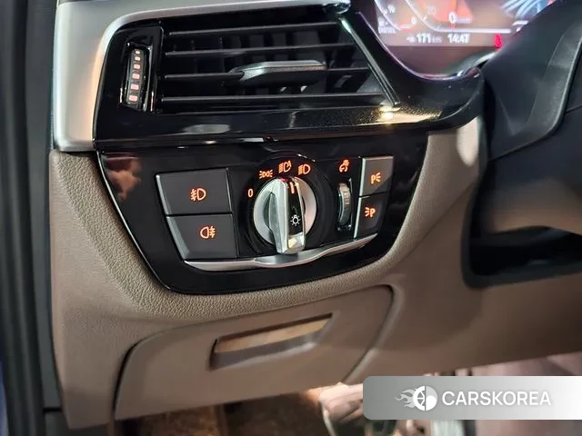 BMW 5 Series (G30) 2020 Синий из Кореи, фото 5