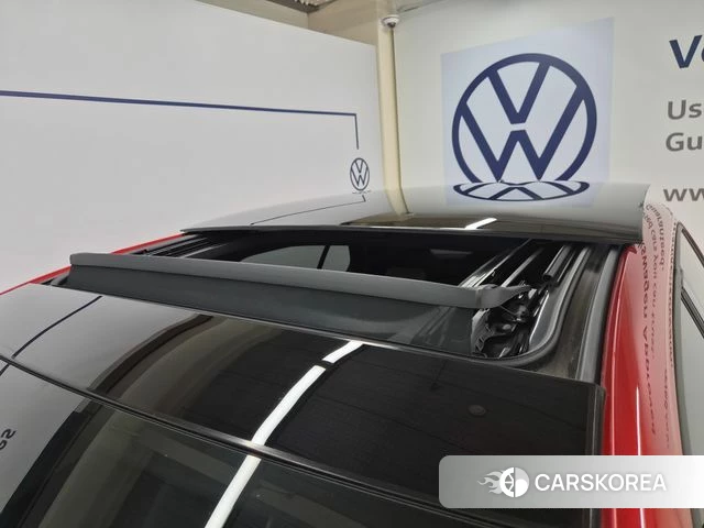Volkswagen Golf 8th Generation 2024 Красный из Кореи, фото 5