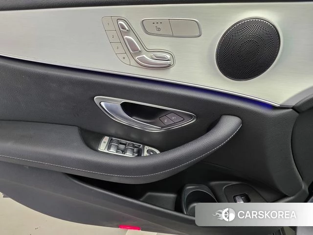Mercedes-Benz E-Class W213 2020 Серебристо-серый из Кореи, фото 5