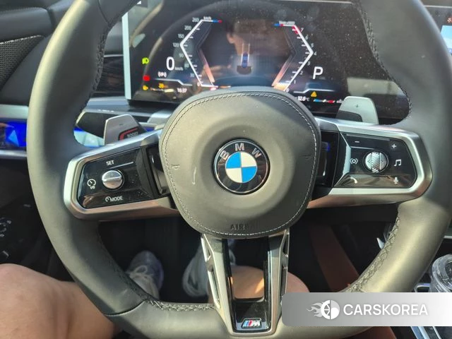 BMW 7 Series (G70) 2025 Черный из Кореи, фото 5