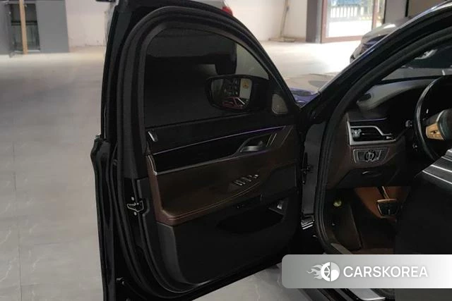 BMW 7 series 2021 Черный из Китая, фото 5