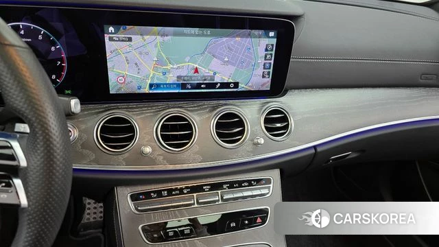 Mercedes-Benz E-Class W213 2021 Серебряный из Кореи, фото 5