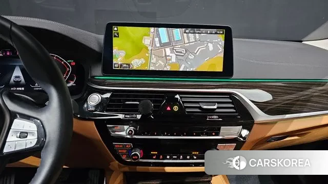 BMW 5 Series (G30) 2022 Белый из Кореи, фото 5