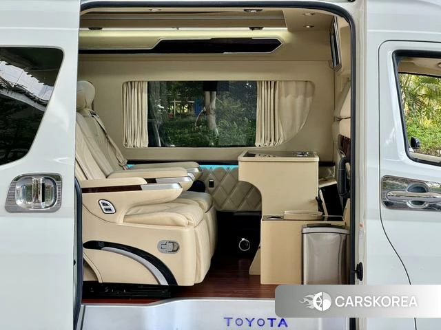 Toyota Hiace 2022 Белый из Китая, фото 5