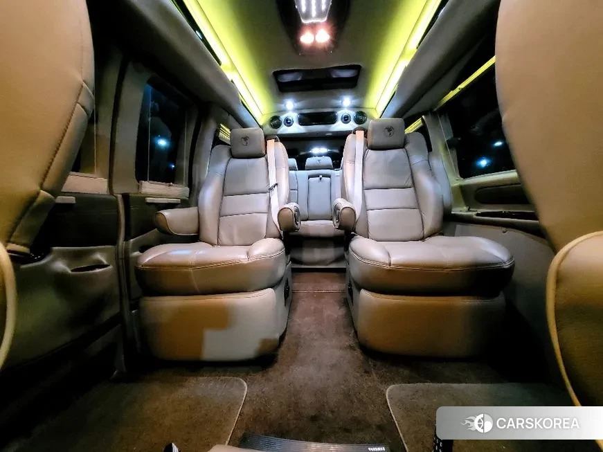 Chevrolet Express Van 2018 Черный из Кореи, фото 5