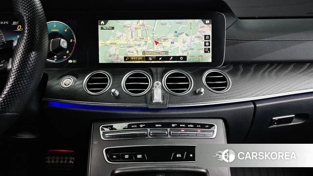 Mercedes-Benz E-Class W213 2022 Белый из Кореи, фото 5