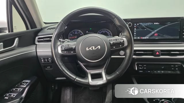 Kia K5 3rd generation 2022 Белый из Кореи, фото 5