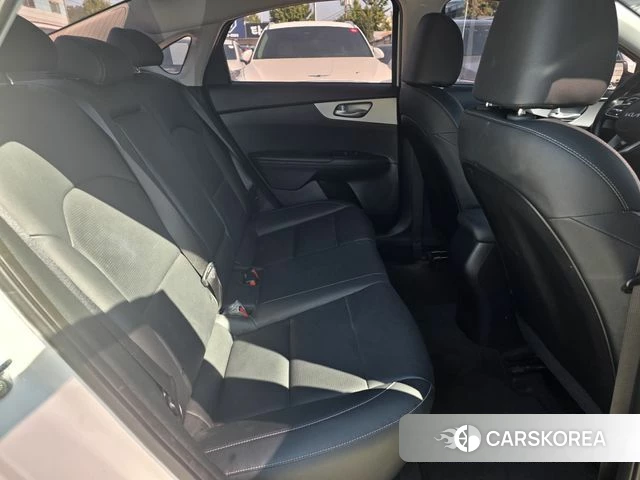 Kia The New K3 2nd generation 2022 Белый из Кореи, фото 5