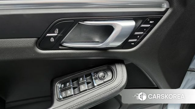 Porsche Macan 2019 Серебристо-серый из Кореи, фото 5