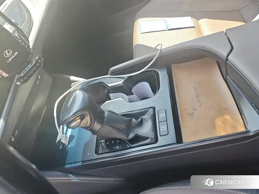 Lexus ES 2023 Silver/gray из Китая, фото 5
