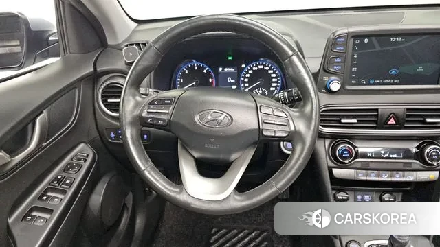 Hyundai Kona 2018 Светло-серебряный цвет из Кореи, фото 5